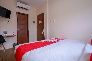 Oyo 1574 U_xpress Hotel