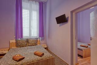 Aparthotel Queens Apartments