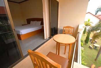 Golden Land Hotel