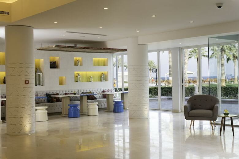 Hotel Sealine Beach. A Murwab Resort