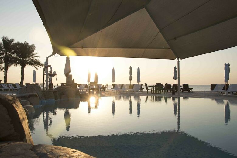 Hotel Sealine Beach. A Murwab Resort