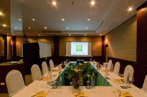 Hotel All Seasons Naiharn Phuket