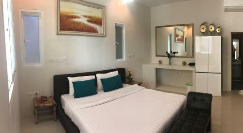 Hotel Grand Bleu Ocean View Pool Suite