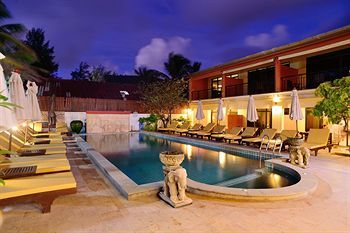 Hotel Kamala Beachfront Apartment