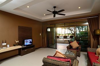 Hotel Kamala Beachfront Apartment