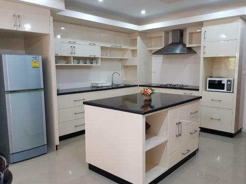 Apartamentos Rawai Seaview Condominium Phuket