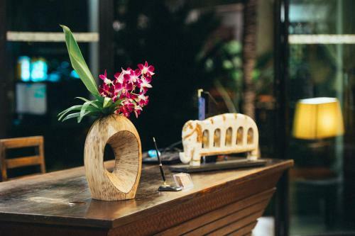 Hotel Navatara Phuket Resort