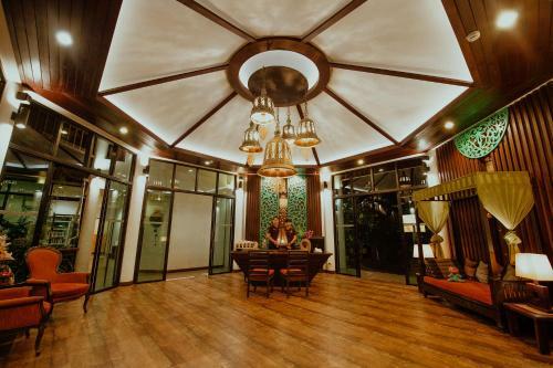 Hotel Navatara Phuket Resort