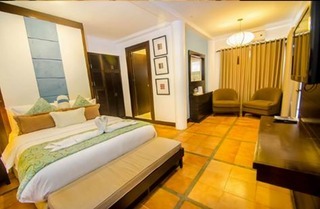 Hotel White House Beach Resort