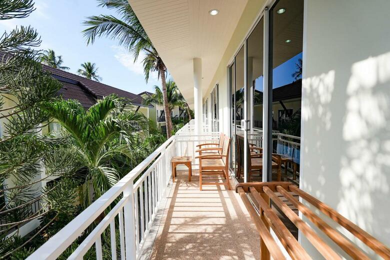Hotel Ark Bar Beach Resort