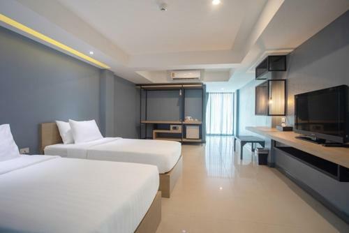 Nora Lake View Hotel