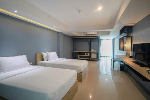Nora Lake View Hotel