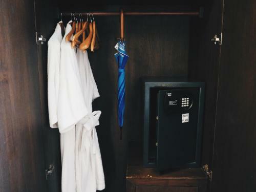 Chaweng Blue Lagoon Hotel