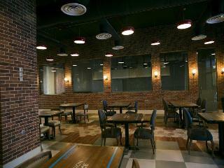 Hotel Makeen Homes By Warwick