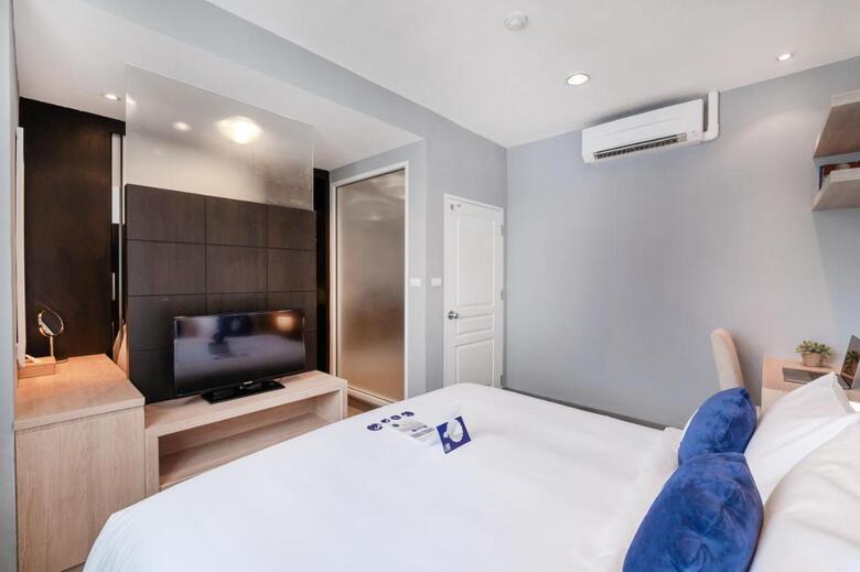 Bed & Breakfast Demeter Residences Suites