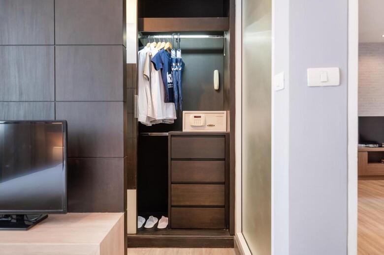 Bed & Breakfast Demeter Residences Suites