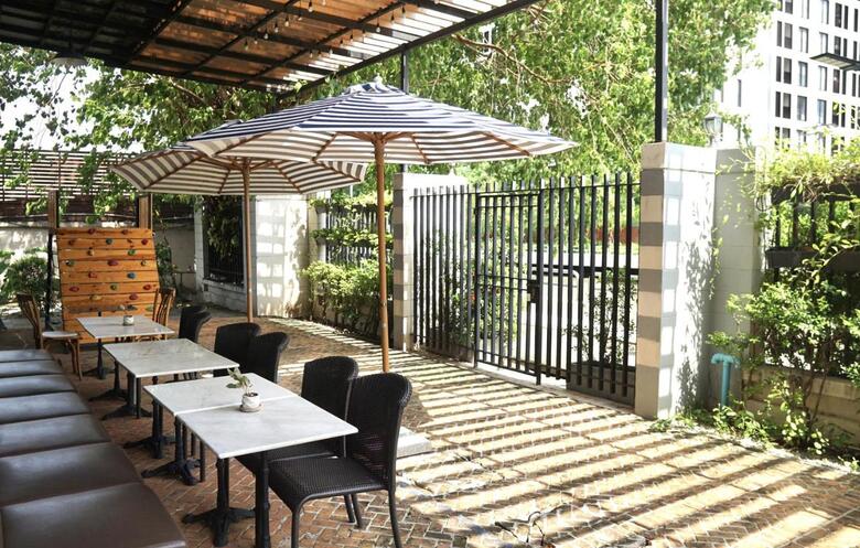 Bed & Breakfast Demeter Residences Suites