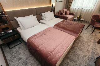 Central Point Hotel