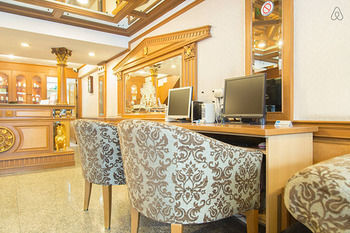 Hotel Golden House