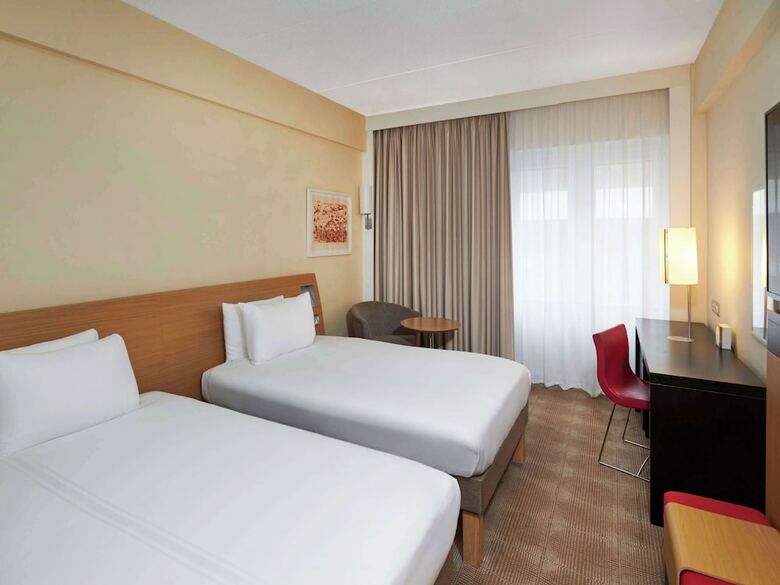 Hotel Novotel London West