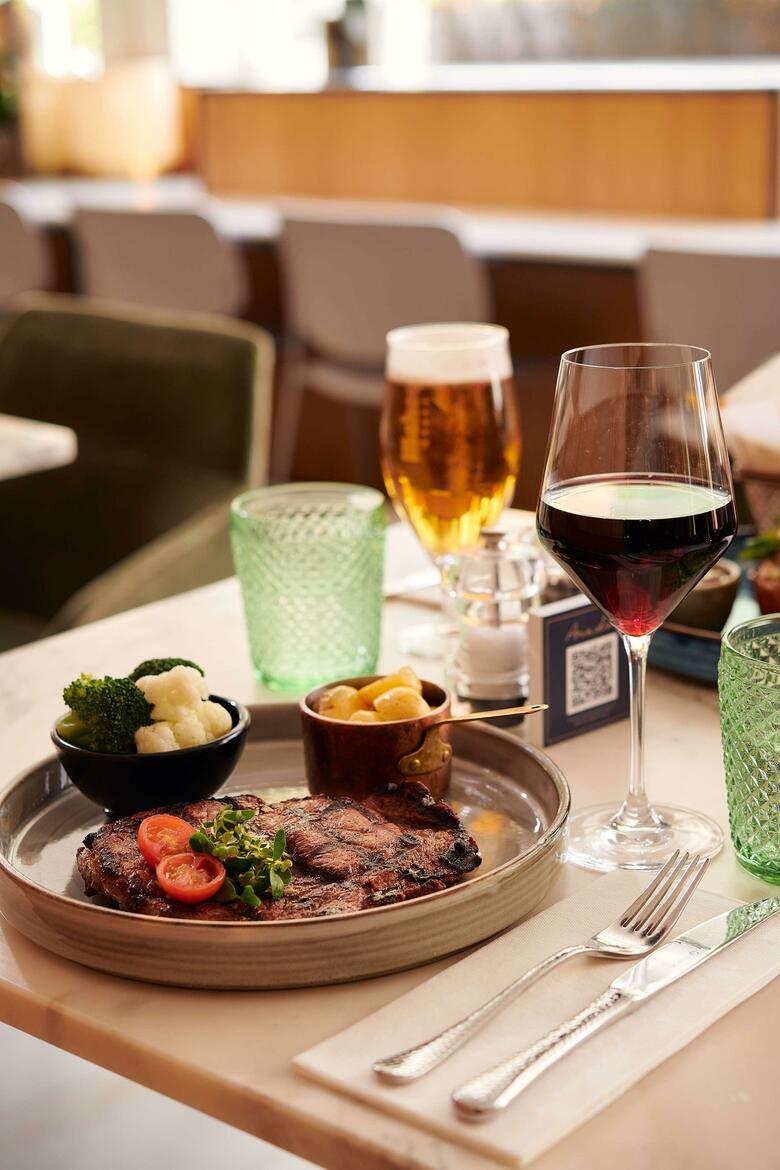 Melia White House Hotel