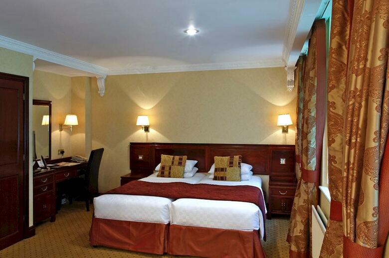 Rochester Hotel By Blue Orchid