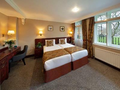Rochester Hotel By Blue Orchid