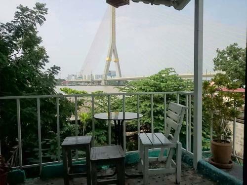 Hostal Phiman Riverview Guesthouse
