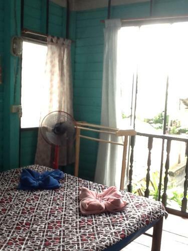 Hostal Phiman Riverview Guesthouse