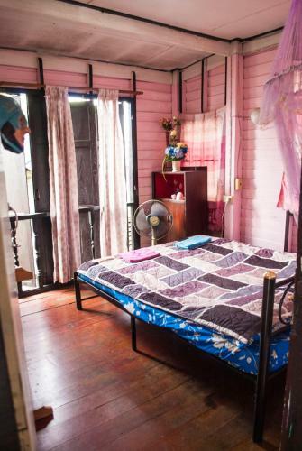 Hostal Phiman Riverview Guesthouse