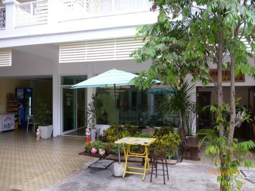 Sri Krungthep Hotel