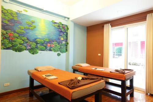 Serene Bangkok Bed And Breakfast