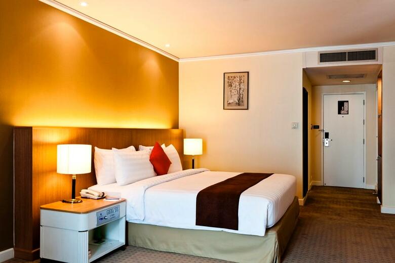Hotel Royal Princess Larn Luang