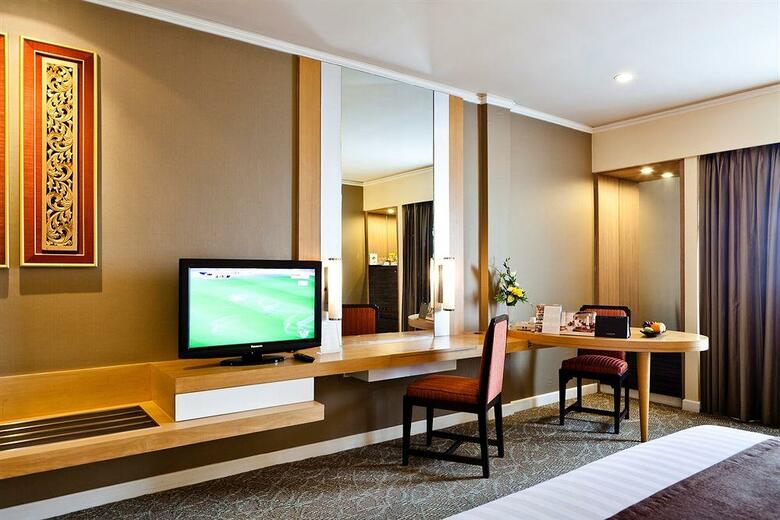 Hotel Royal Princess Larn Luang