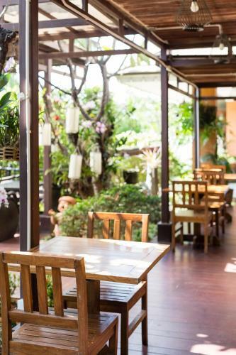 Poonpetch Hotel