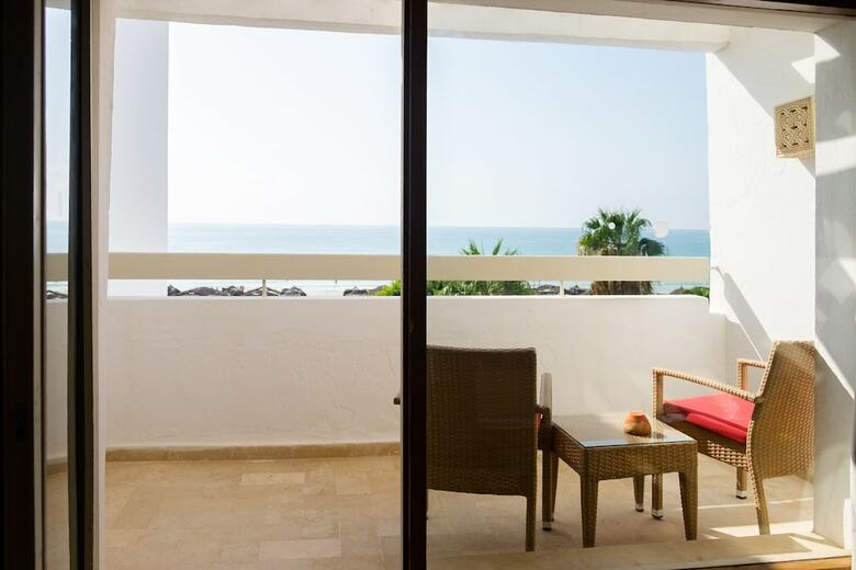 Hotel The Orangers Beach Resort And Bungalows