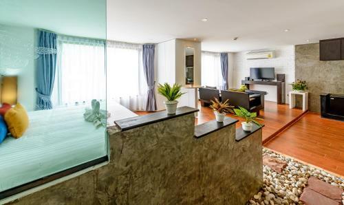Nara Grandeur Hotel Patong