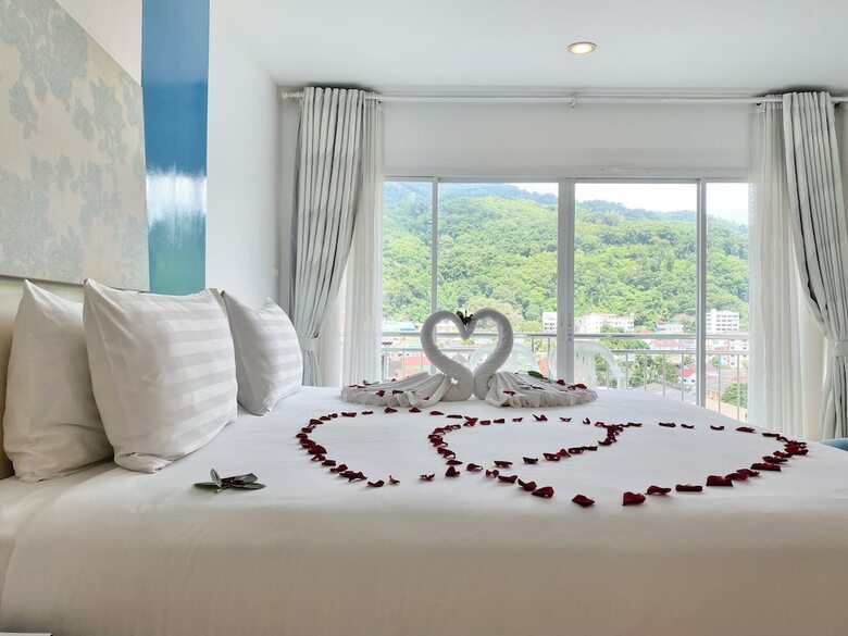 Hotel Patong Holiday