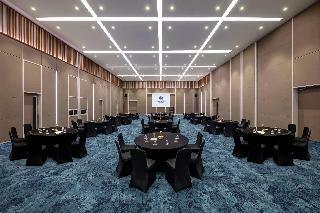 Hotel Banthai Beach Resort & Spa