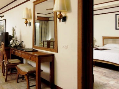 Hotel Thara Patong Beach Resort & Spa
