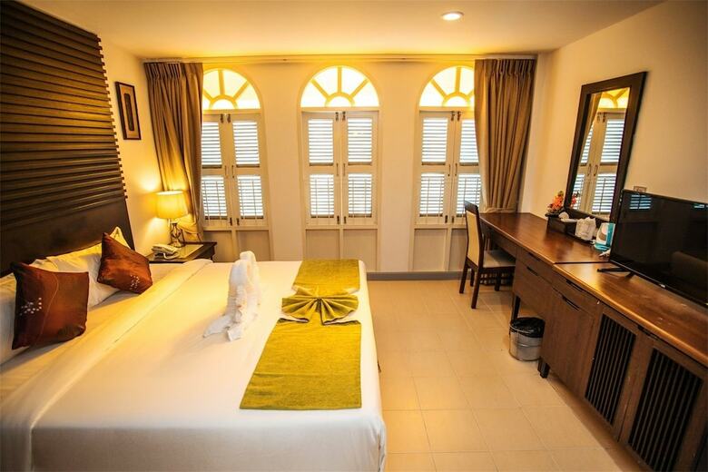 Hostal Sino House Patong