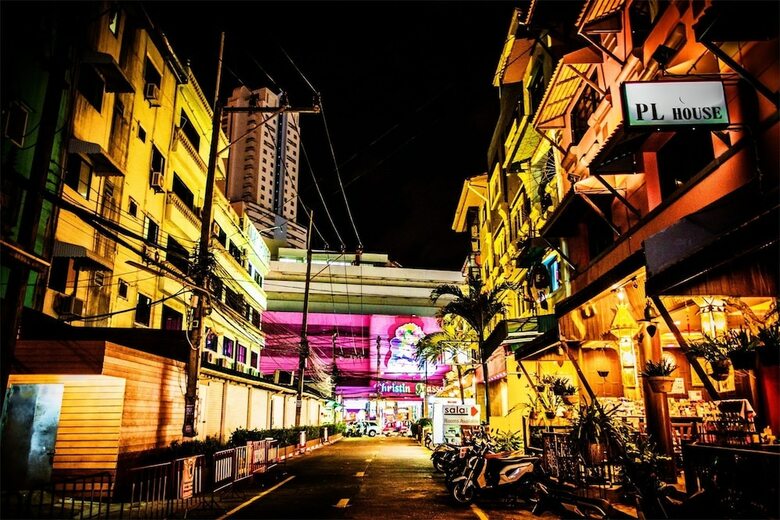 Hostal Sino House Patong
