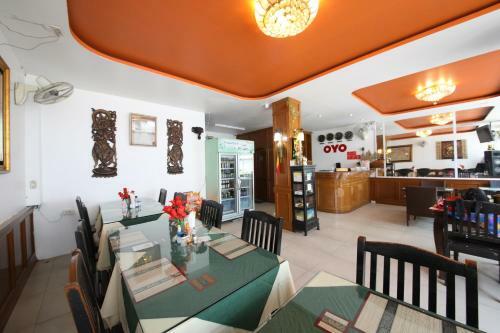 Hostal Patong Station House