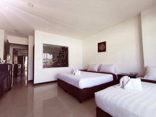 Golden House Hotel