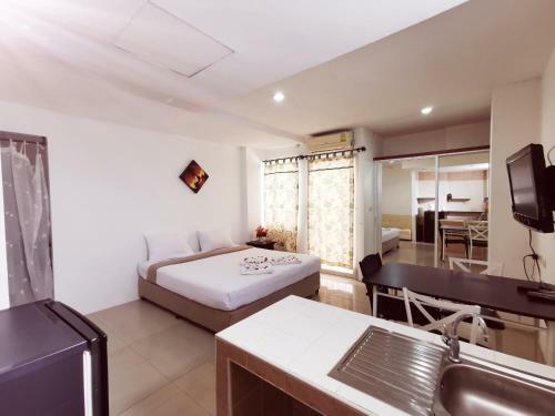 Golden House Hotel