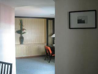 Hotel Gardengrove Suites Serviced Apartment