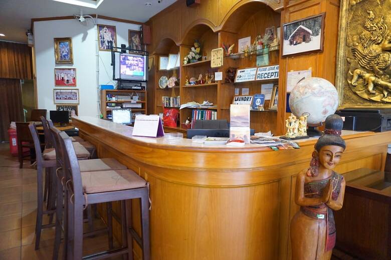Hostal Andaman Sea Guesthouse