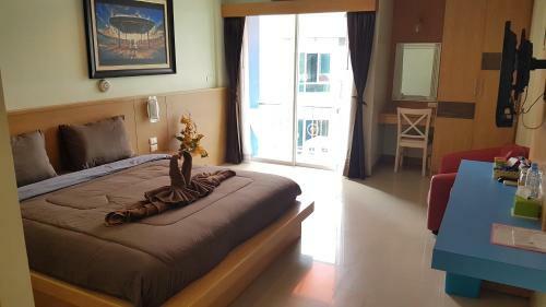 Hotel Patong Eyes