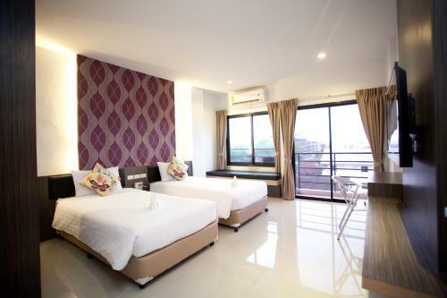 Chill Patong Hotel