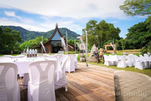 Dolphin Hotel Phuket